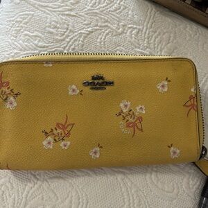 Authentic Coach wallet!